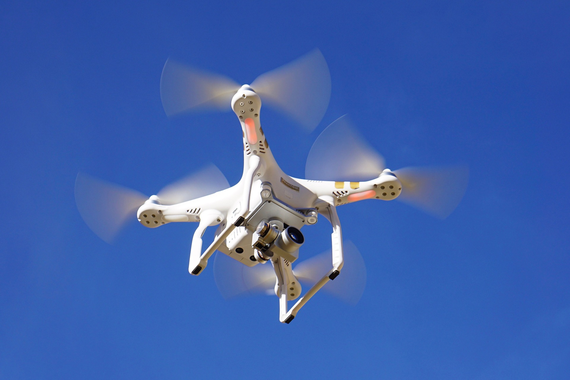 correos hace pruebas con drones híbridos