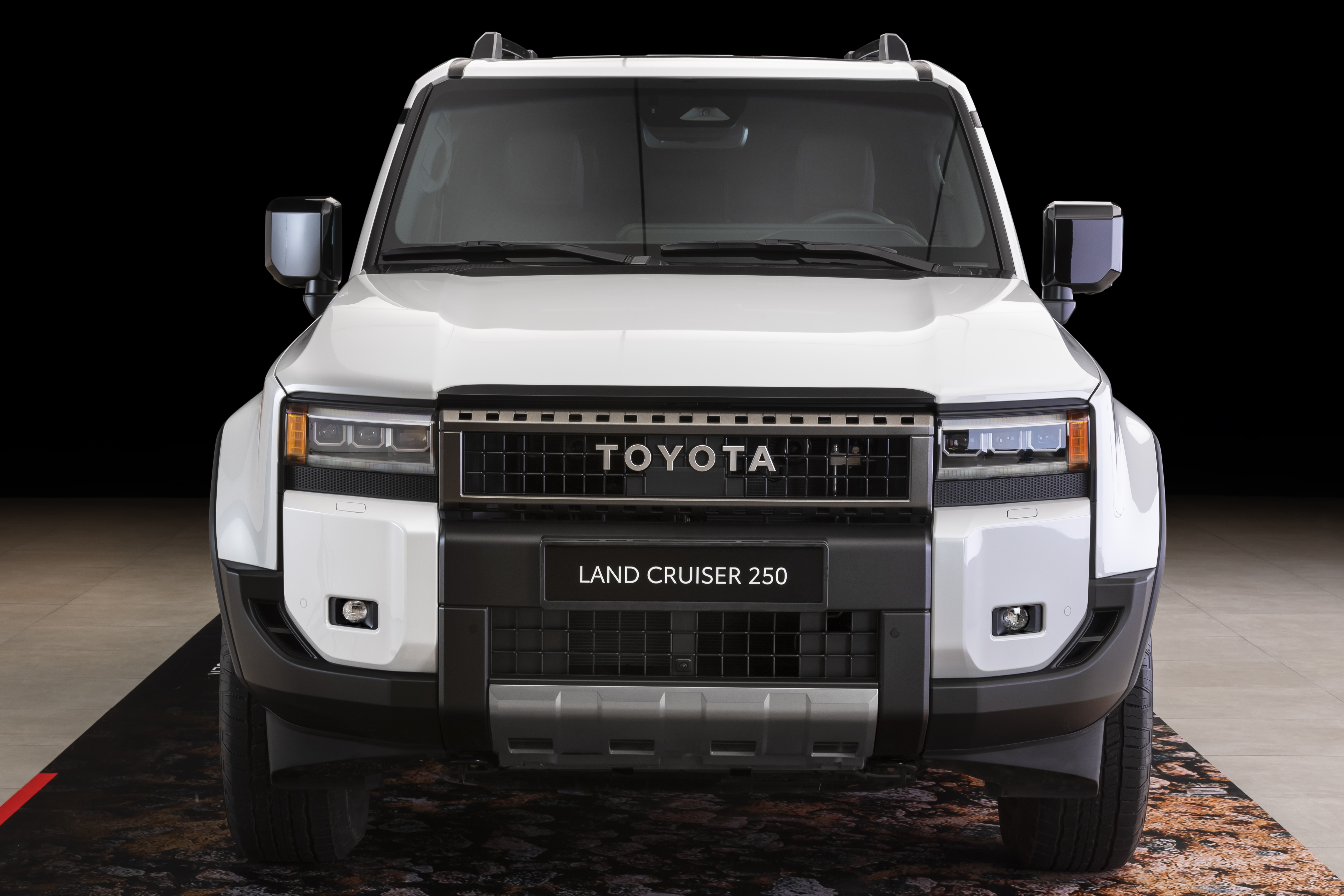 Toyota Land Cruiser 2024: motores, equipamiento y precios - Carnovo